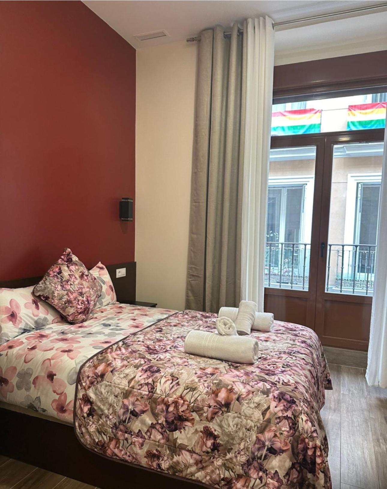 Hostal “ Infantas” Madrid Exterior photo